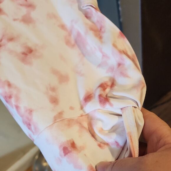 Fabletics 4X Perfect Condition Tie-Dye Leggings - Pink and White - Picture 4 of 4
